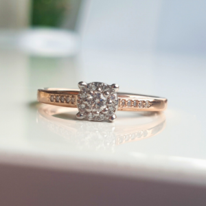 Помолвочное кольцо с бриллиантами