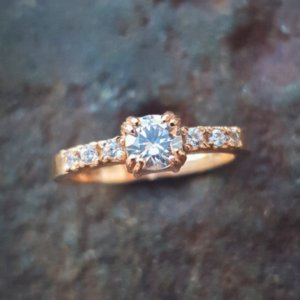 Помолвочное кольцо с бриллиантами